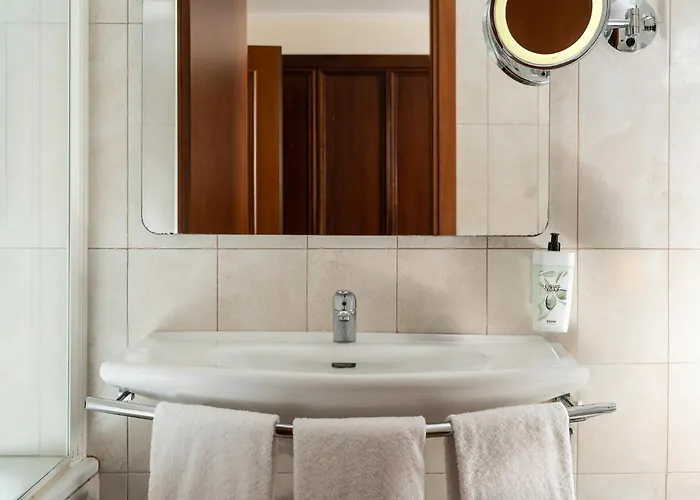 Hotel Athena